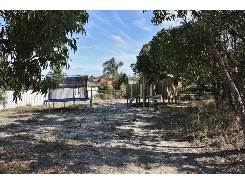 24 Carramar Road, Carramar WA 6031