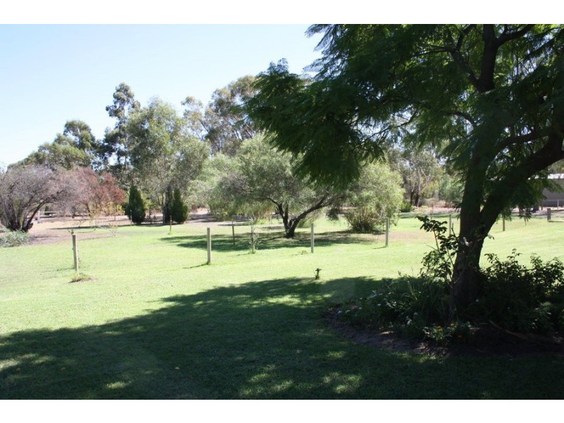 25 Carlson Place, Banjup WA 6164