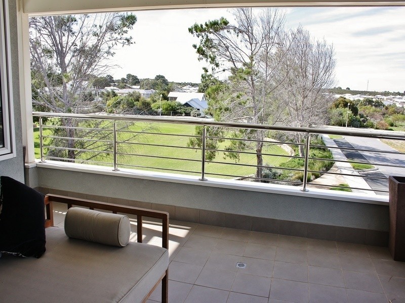 2 Sunny Close, Yanchep WA 6035