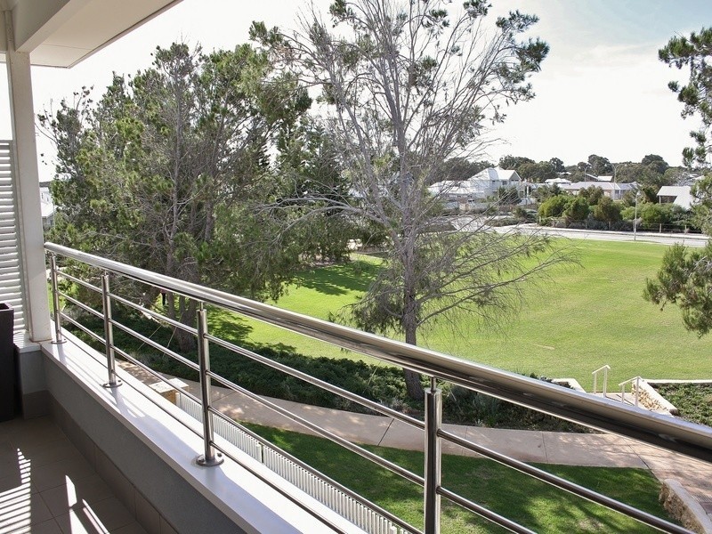 2 Sunny Close, Yanchep WA 6035
