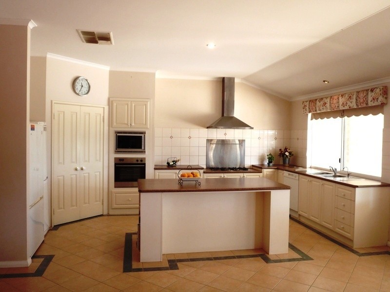 10 Murdoch Way, Banjup WA 6164