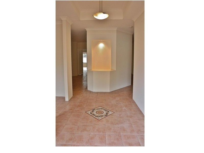 7 Treaty Oak Cove, Bibra Lake WA 6163