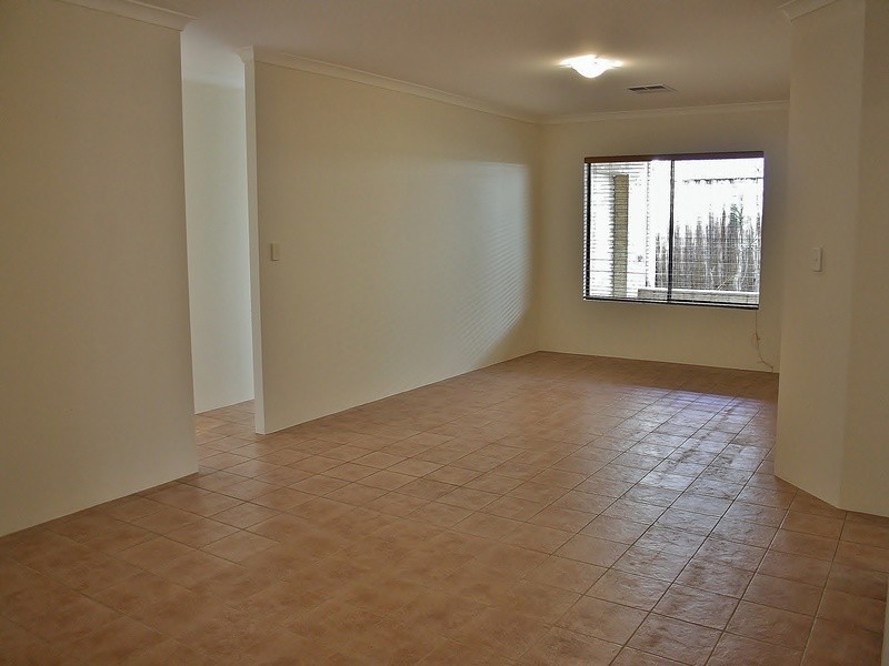 7 Treaty Oak Cove, Bibra Lake WA 6163