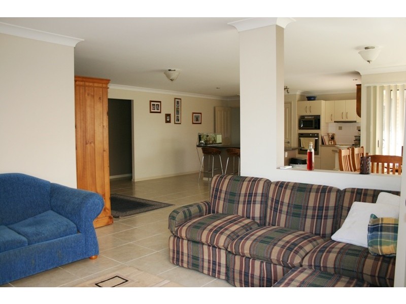 23 Waterside Place, Little Mountain QLD 4551