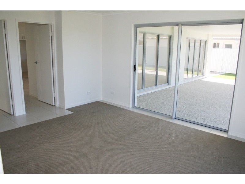 19 Whitehaven Way, Pelican Waters QLD 4551