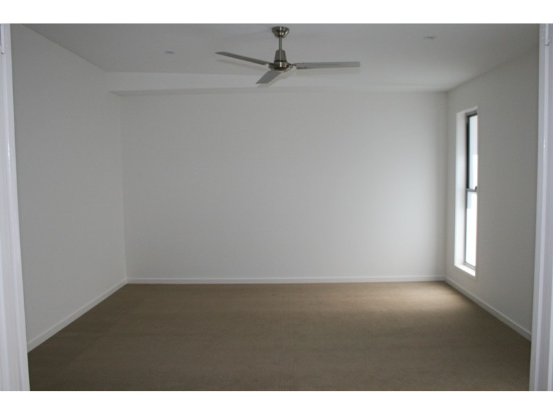 19 Whitehaven Way, Pelican Waters QLD 4551