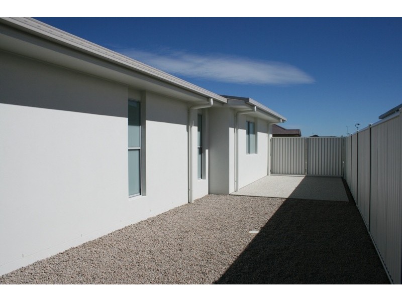 19 Whitehaven Way, Pelican Waters QLD 4551