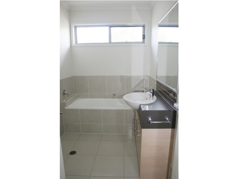 1/16 Cumberland Cresent, Meridan Plains QLD 4551