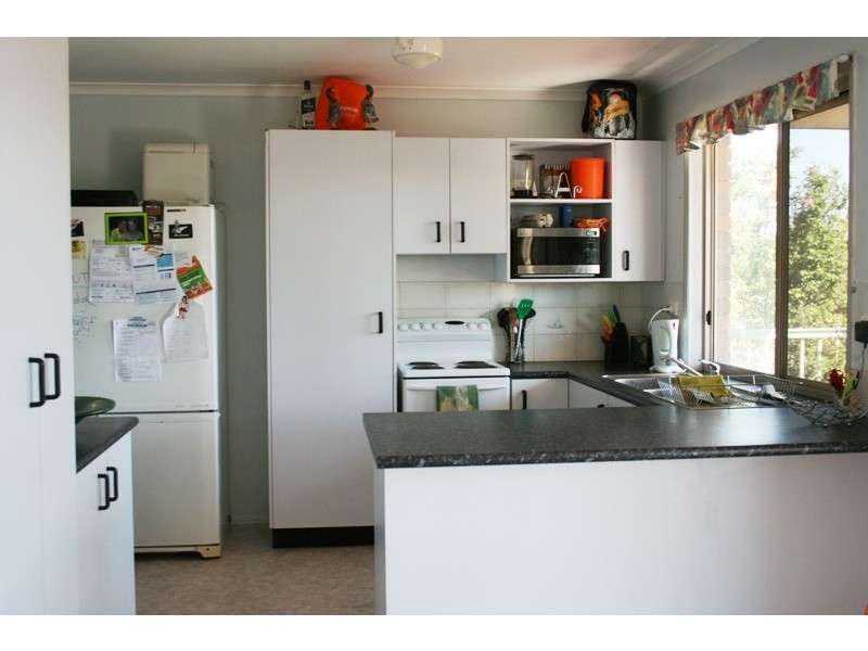 16 Theodore Crt, Moffat Beach QLD 4551