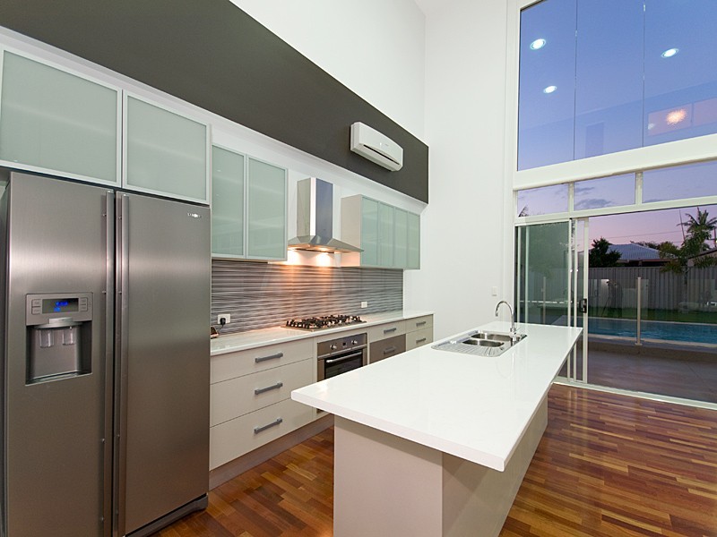21 Twenty-second Avenue, Brighton QLD 4017