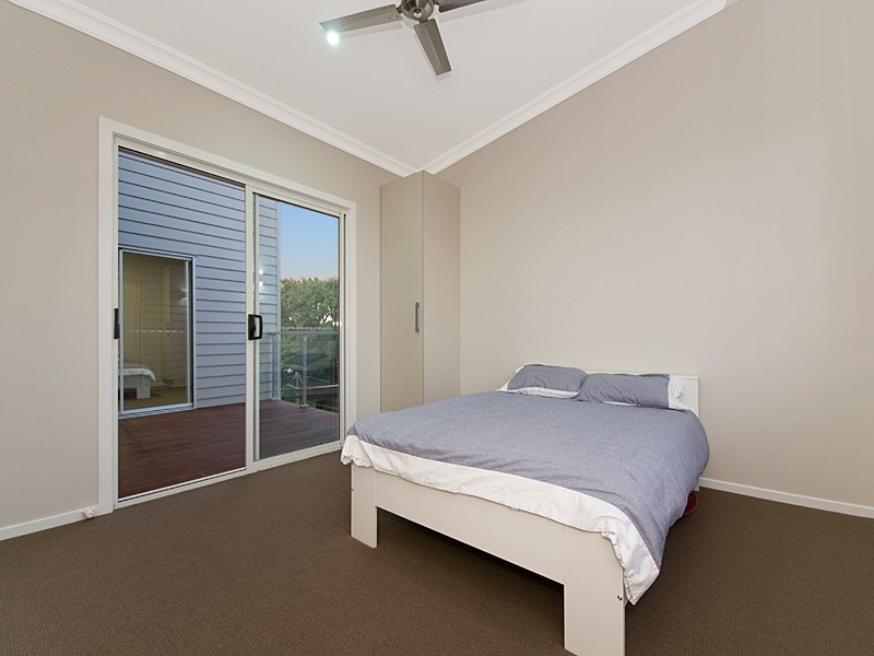 21 Twenty-second Avenue, Brighton QLD 4017