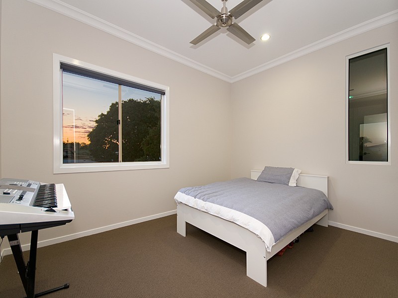 21 Twenty-second Avenue, Brighton QLD 4017