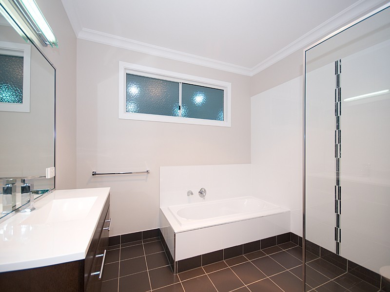 21 Twenty-second Avenue, Brighton QLD 4017