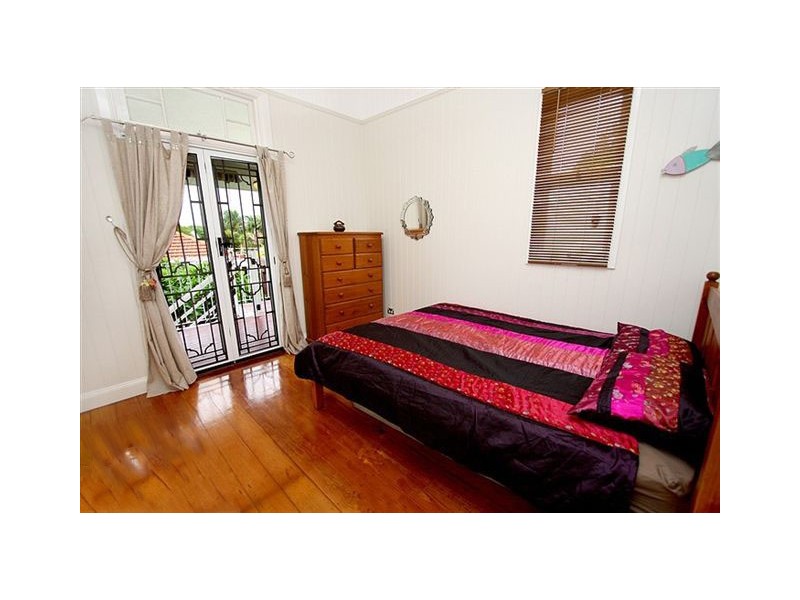 63 Alexandra Street, Sandgate QLD 4017