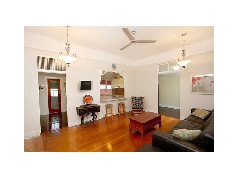 63 Alexandra Street, Sandgate QLD 4017