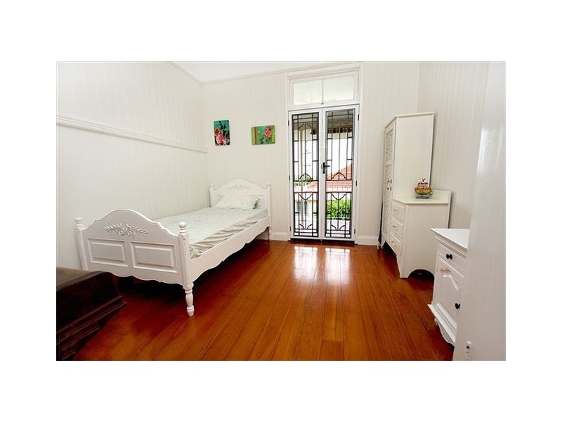 63 Alexandra Street, Sandgate QLD 4017