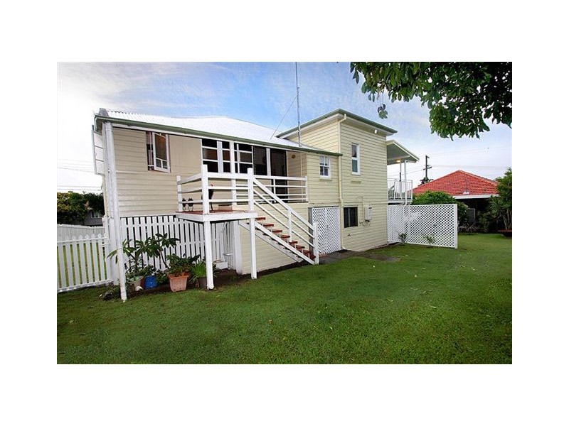 63 Alexandra Street, Sandgate QLD 4017