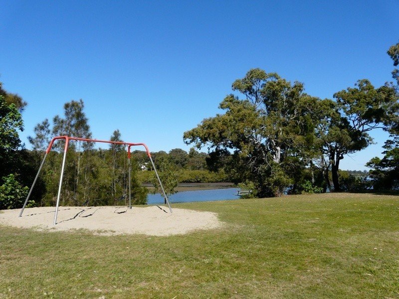 37 Jan Street, Macleay Island QLD 4184