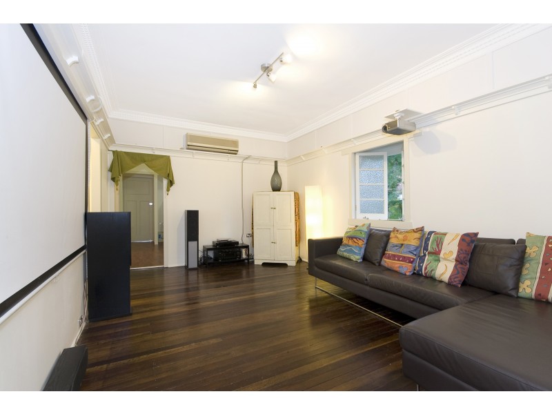 311 Brighton Road, Sandgate QLD 4017