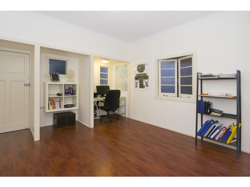 311 Brighton Road, Sandgate QLD 4017