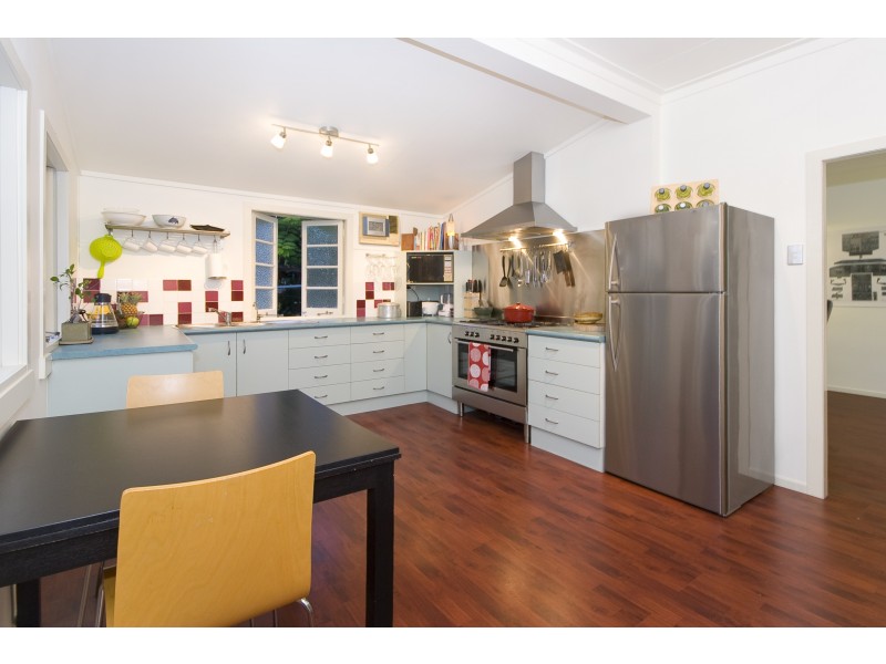 311 Brighton Road, Sandgate QLD 4017