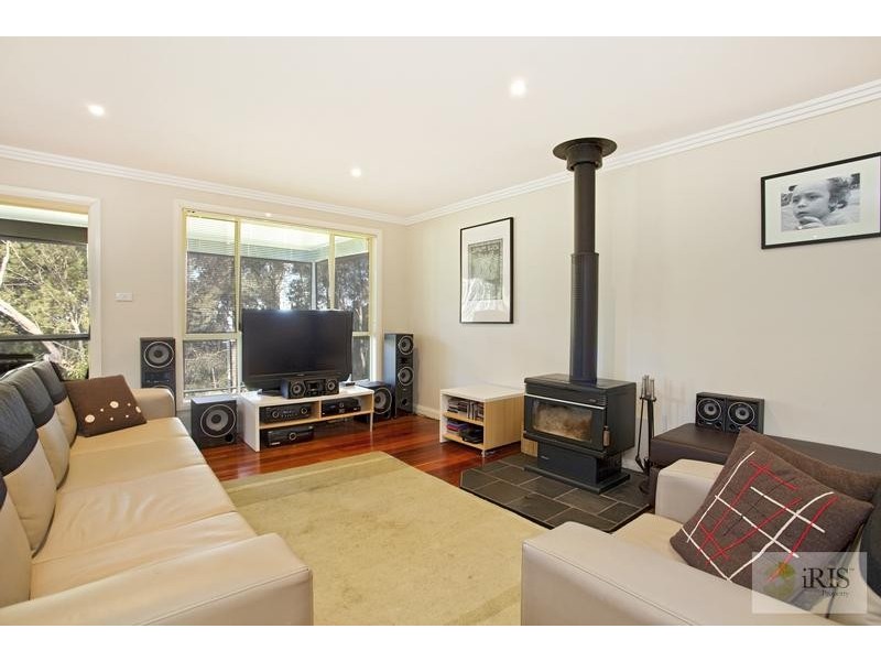 18 Currawong Crescent, Bowen Mountain NSW 2753