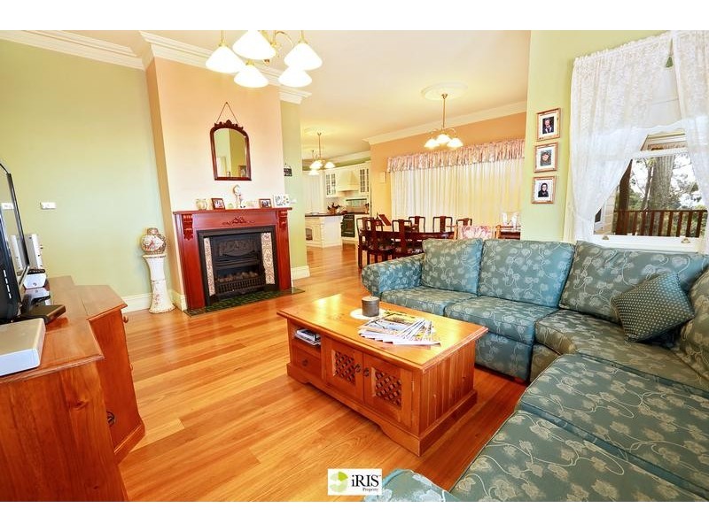 78 Warks  Hill Rd, Kurrajong Heights NSW 2758