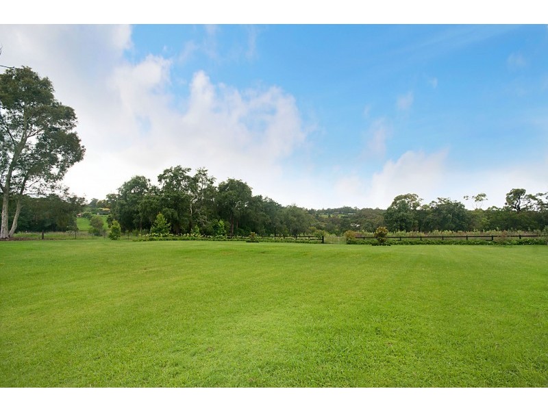 10 Pinus Avenue, Glenorie NSW 2157