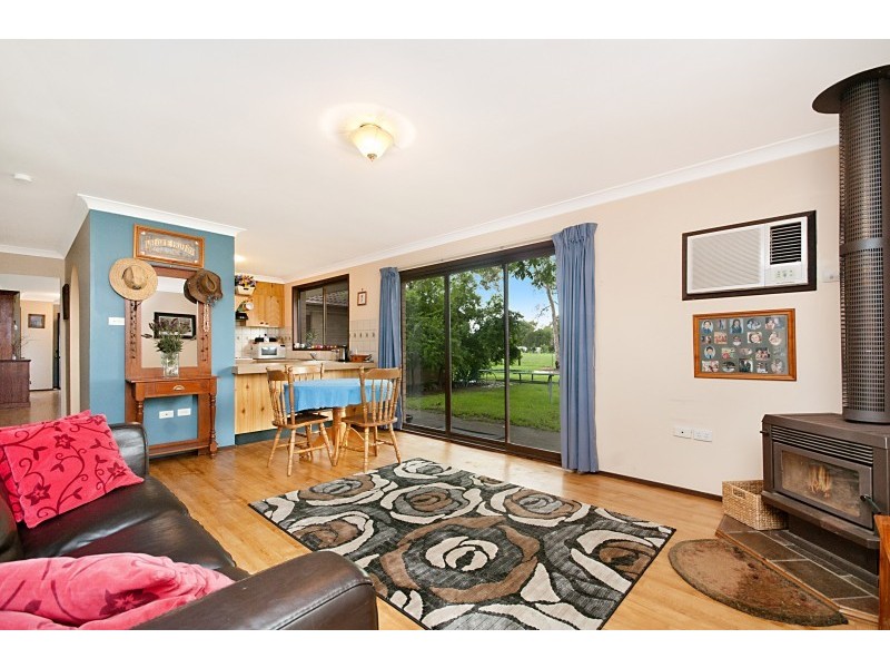 10 Pinus Avenue, Glenorie NSW 2157