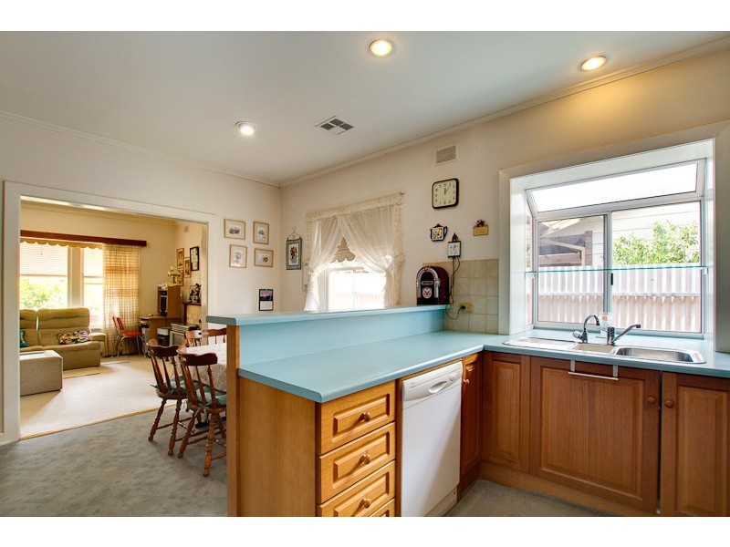 24 Junction Road, Paradise SA 5075