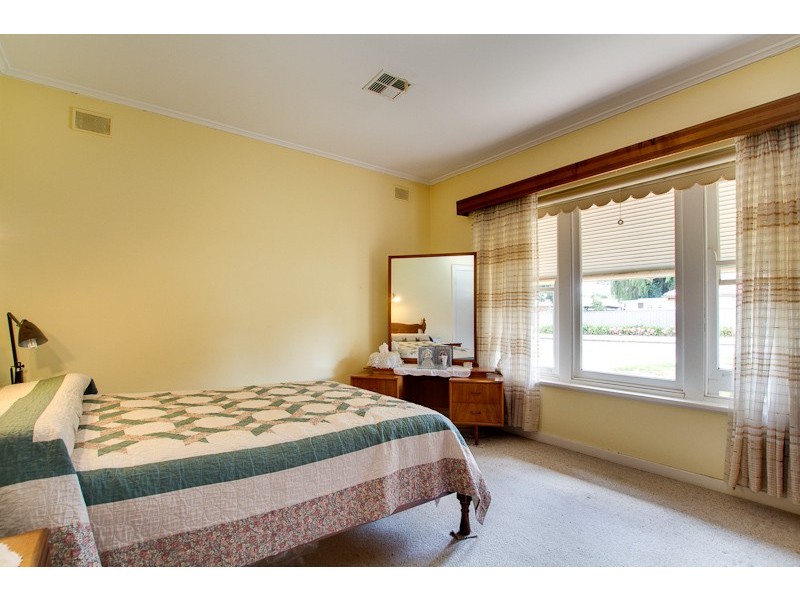 24 Junction Road, Paradise SA 5075