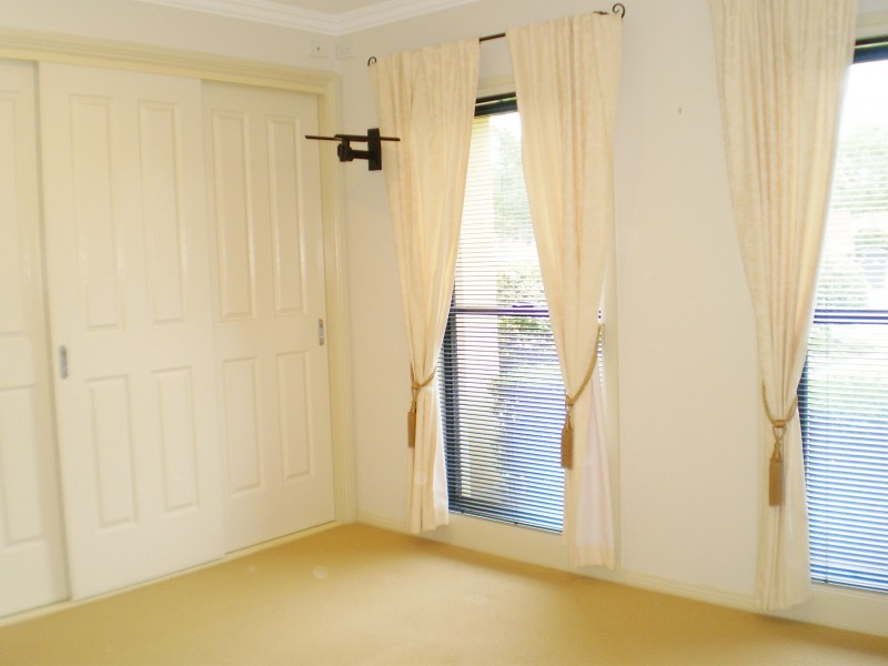 10 Ken McMullen Place, Dubbo NSW 2830