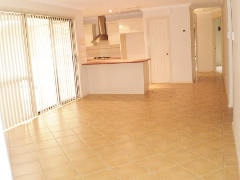 10 Ken McMullen Place, Dubbo NSW 2830