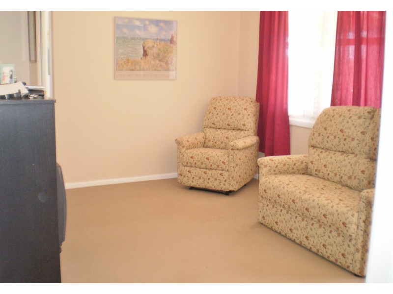 8 Spears Drive, Dubbo NSW 2830