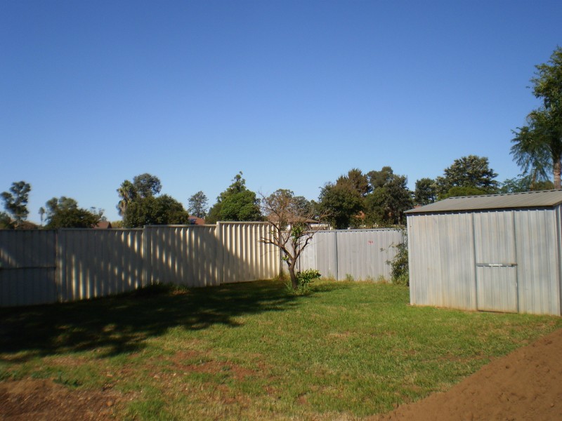 8 Spears Drive, Dubbo NSW 2830