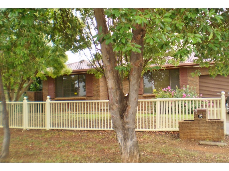 4 Massie Street, Dubbo NSW 2830