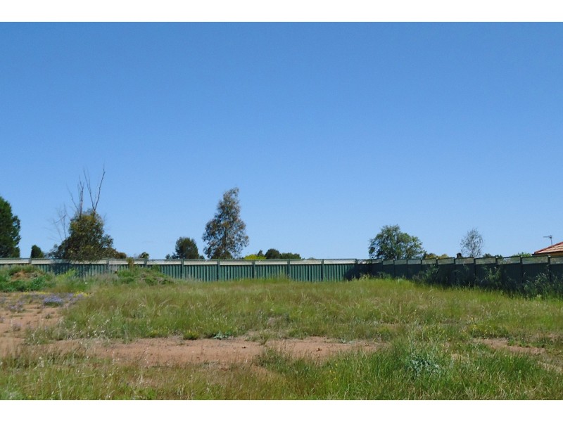 16 Cypress Point Drive, Dubbo NSW 2830