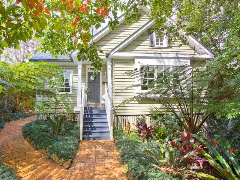 13 Central Avenue, Eagle Heights QLD 4271