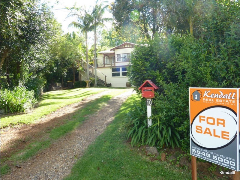 10 Golfers Crescent, Eagle Heights QLD 4271