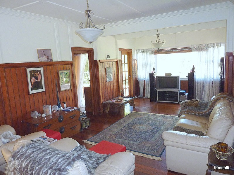 10 Golfers Crescent, Eagle Heights QLD 4271