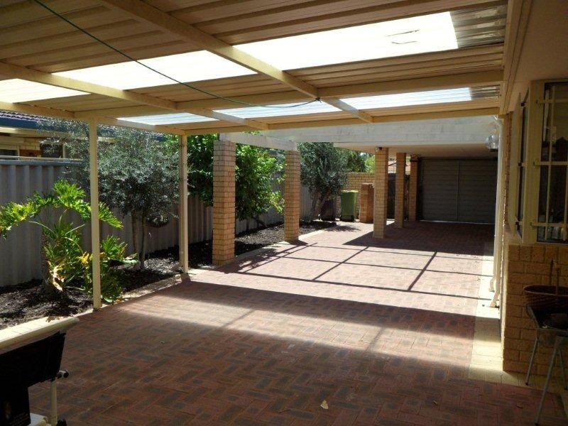 12 Exmouth Place, Thornlie WA 6108