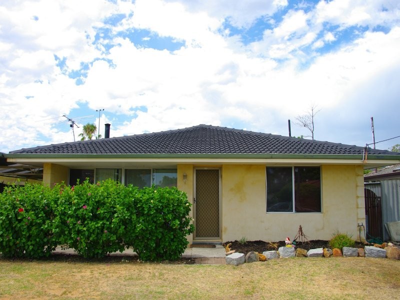 11 Hibiscus, Maddington WA 6109