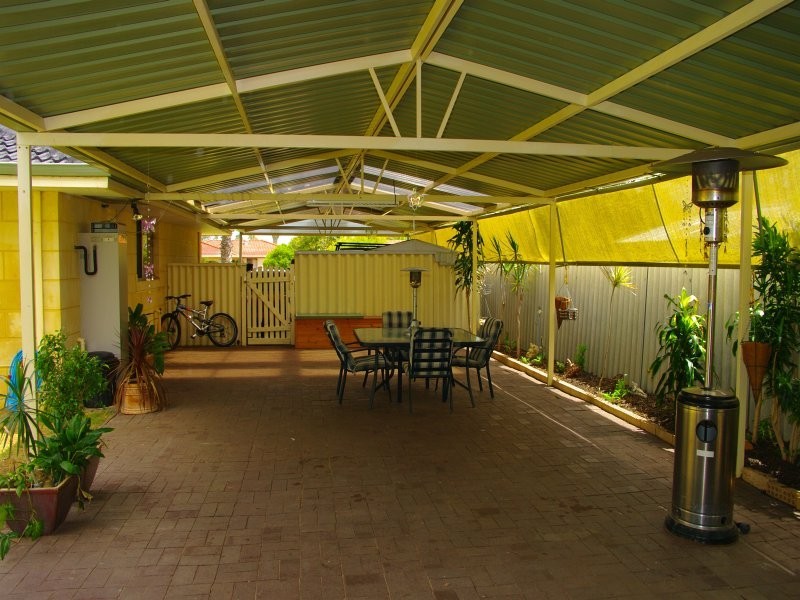 11 Hibiscus, Maddington WA 6109