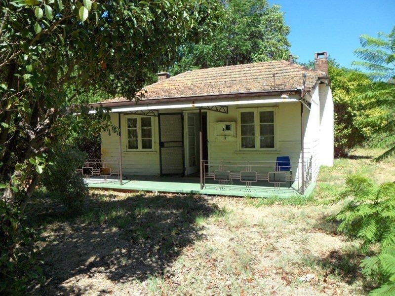 4 Holland Street, Gosnells WA 6110