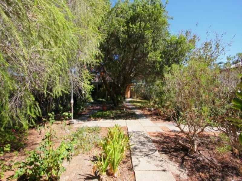 15B Clifton Street, Maddington WA 6109