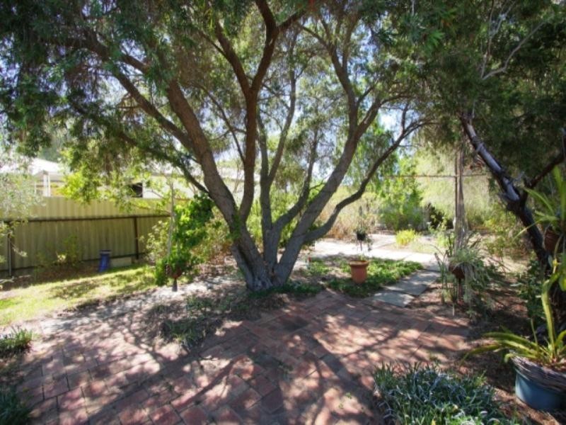 15B Clifton Street, Maddington WA 6109
