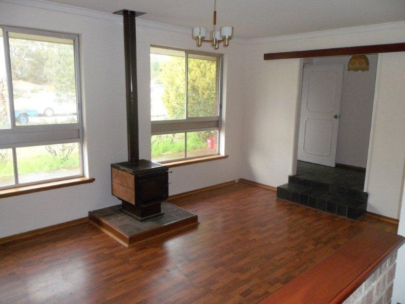 3 St Georges Avenue, Champion Lakes WA 6111