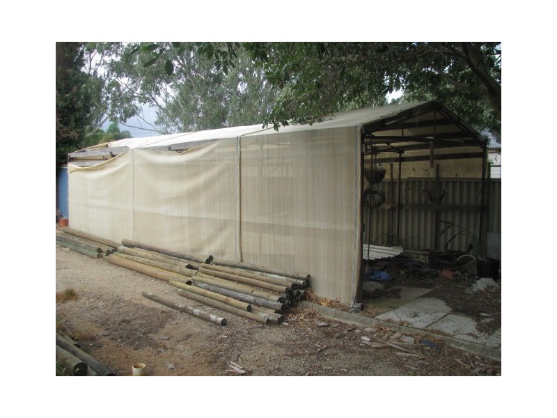 3 St Georges Avenue, Champion Lakes WA 6111