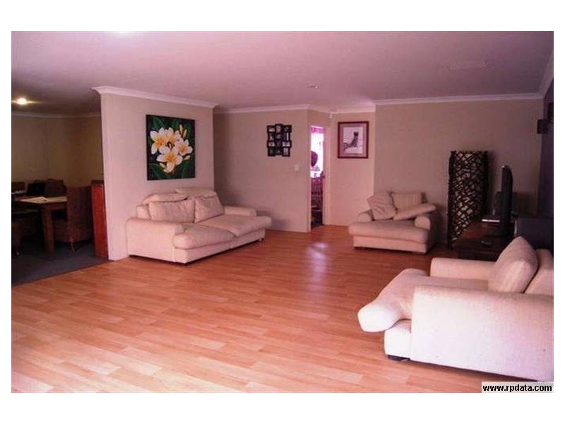 16 Leedon Drive, Ellenbrook WA 6069