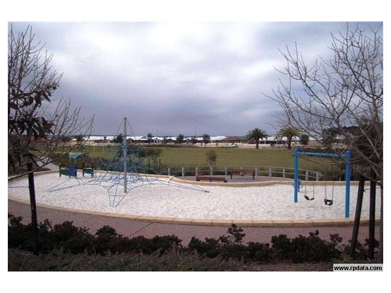 16 Leedon Drive, Ellenbrook WA 6069